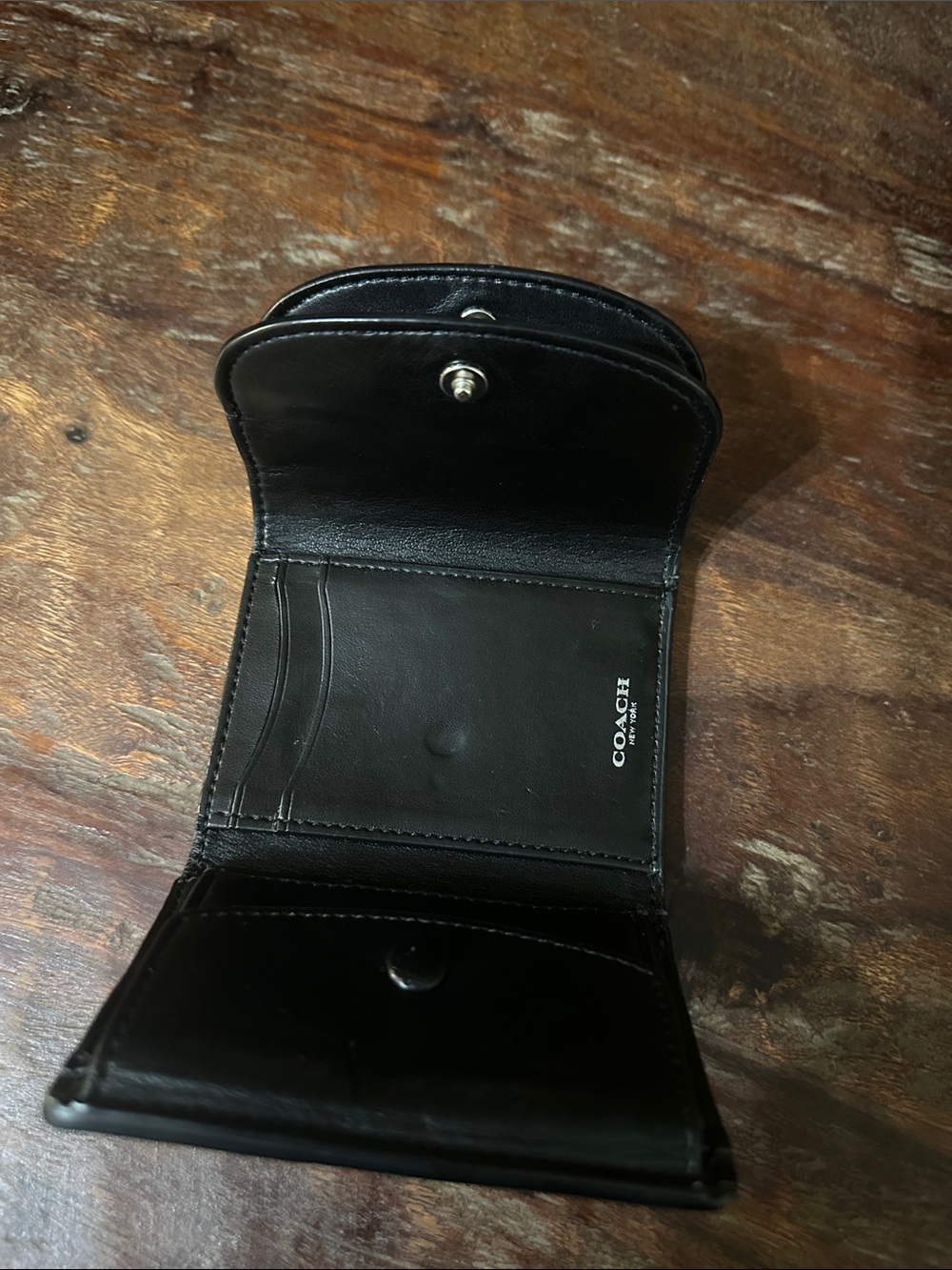 COACH Navy Pebbled Leather Compact Card Holder with Gold Logo- never been used - Picture 3 of 4